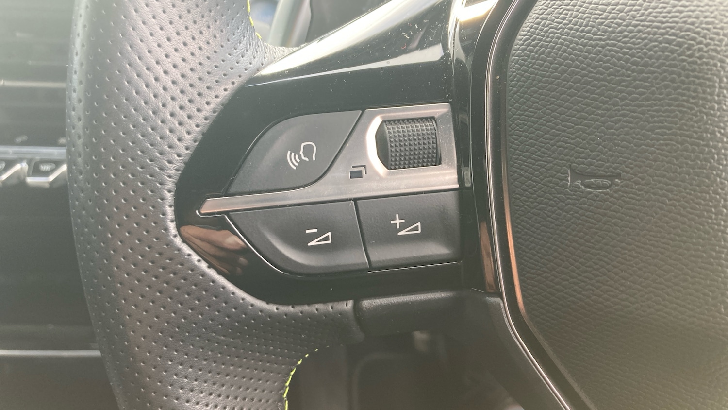 Used Peugeot 2008 2022 for sale - 77370510: Photo 35