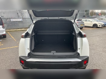 Used Peugeot 2008 2022 for sale - 77370510: Photo