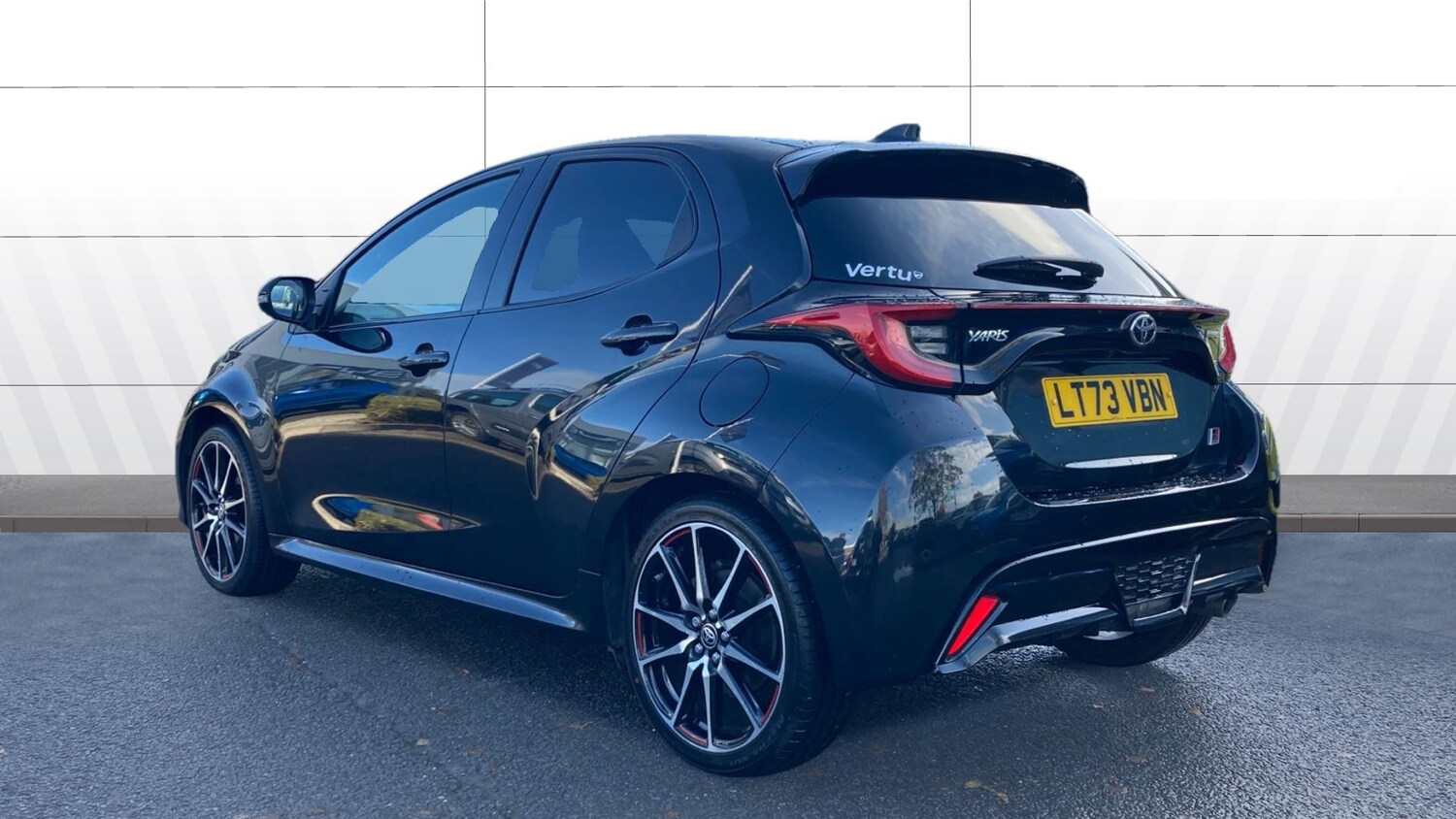 Used Toyota Yaris 2023 for sale - 76542799: Photo 2