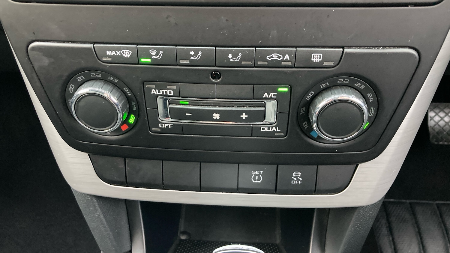 Used Skoda Yeti 2014 for sale - 76319516: Photo 31