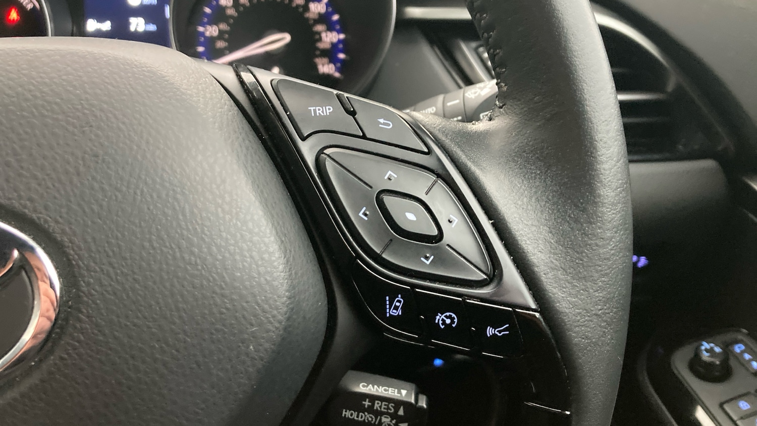 Used Toyota C-HR 2023 for sale - 76979313: Photo 25