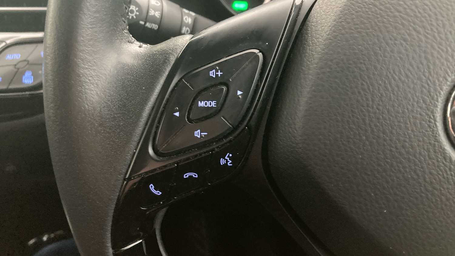 Used Toyota C-HR 2023 for sale - 76979313: Photo 26