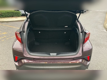 Used Toyota C-HR 2023 for sale - 76979313: Photo