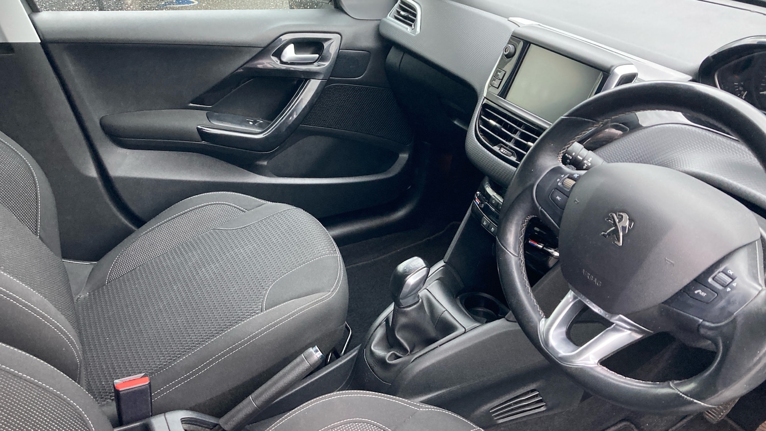 Used Peugeot 208 2019 for sale - 77128070: Photo 14