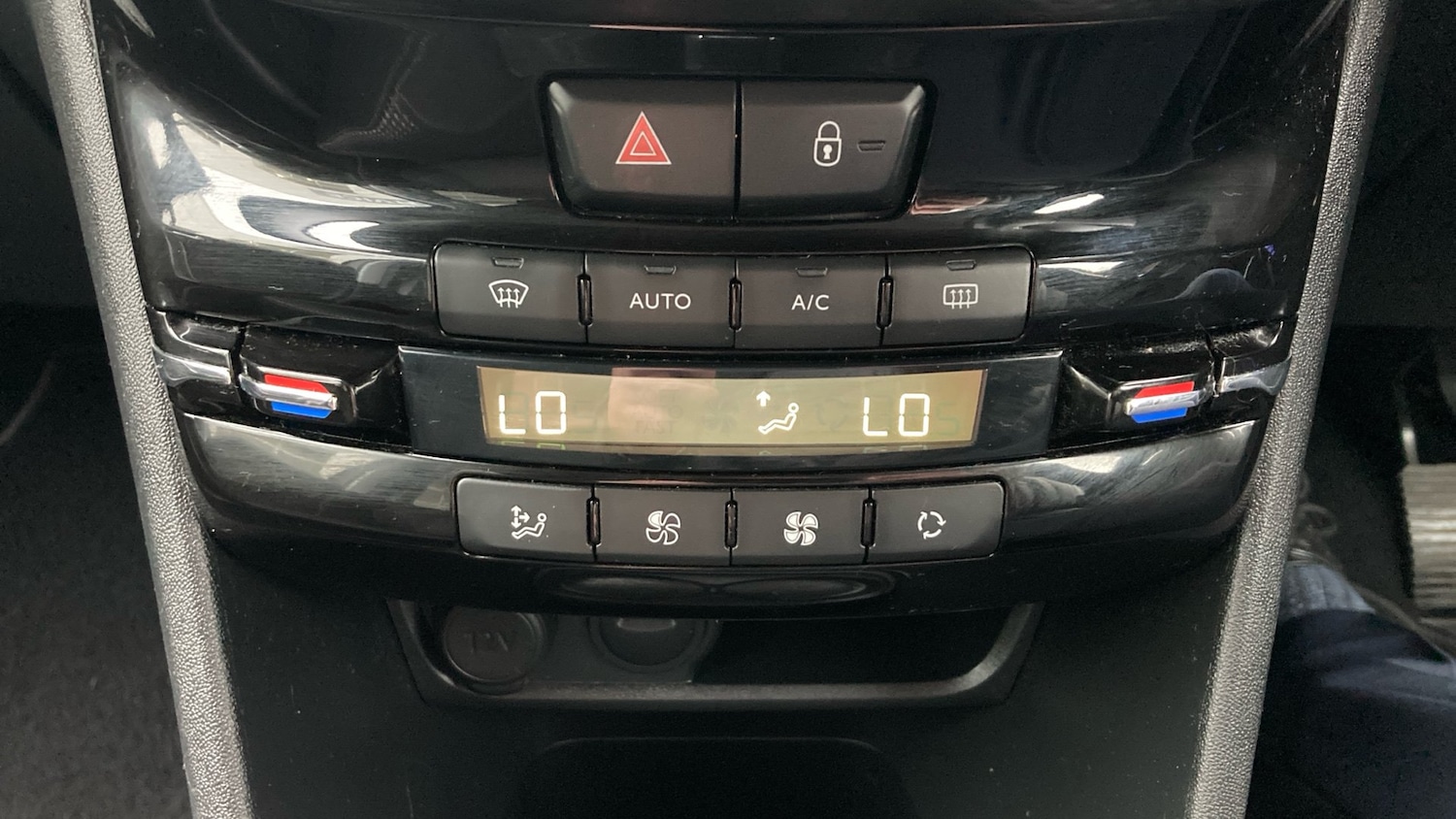 Used Peugeot 208 2019 for sale - 77128070: Photo 31