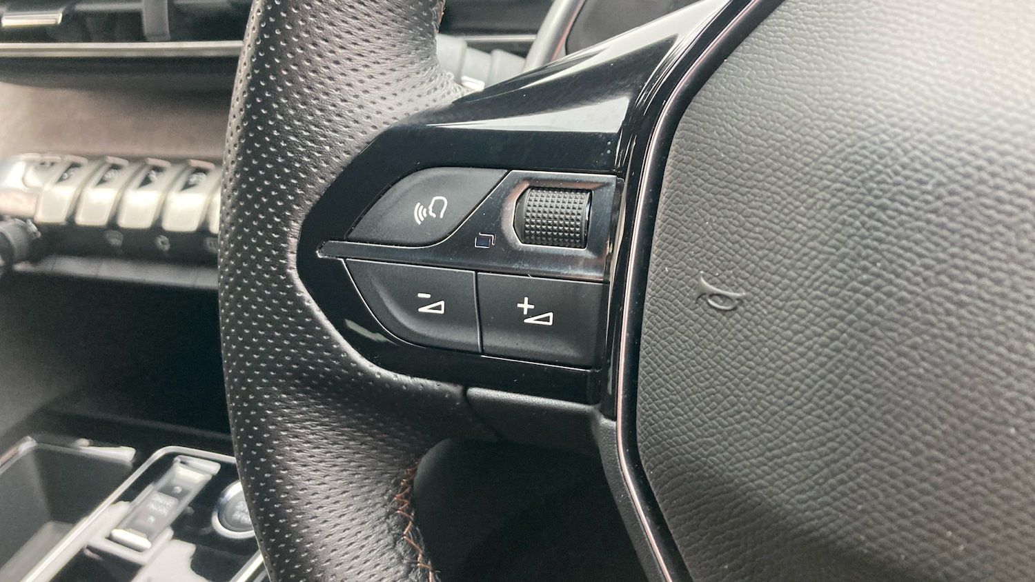 Used Peugeot 3008 2024 for sale - 76477168: Photo 24