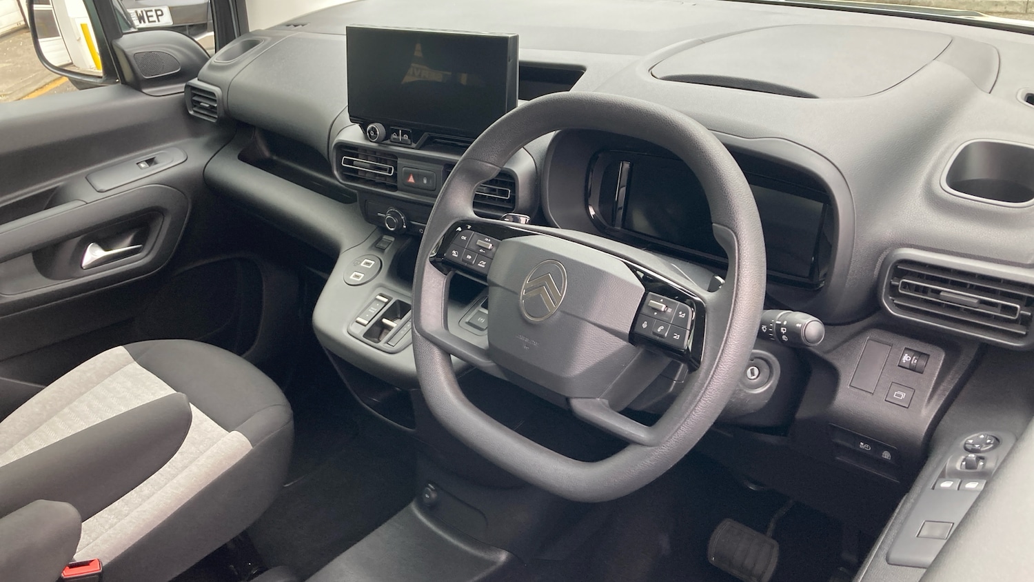 Used Citroen Berlingo 2024 for sale - 76477172: Photo 11