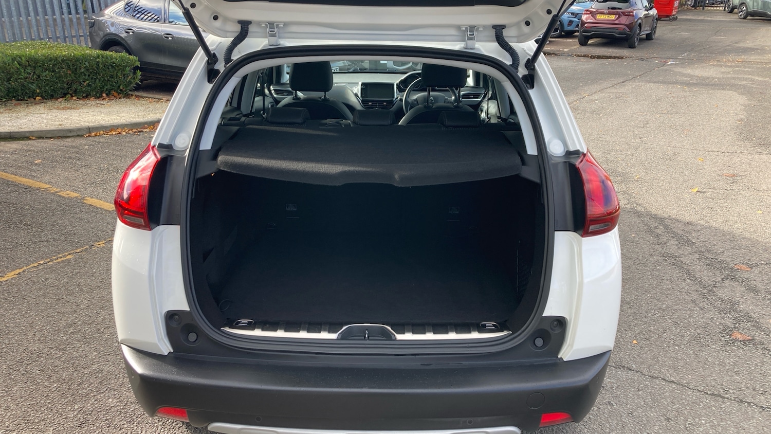 Used Peugeot 2008 2019 for sale - 76477119: Photo 4