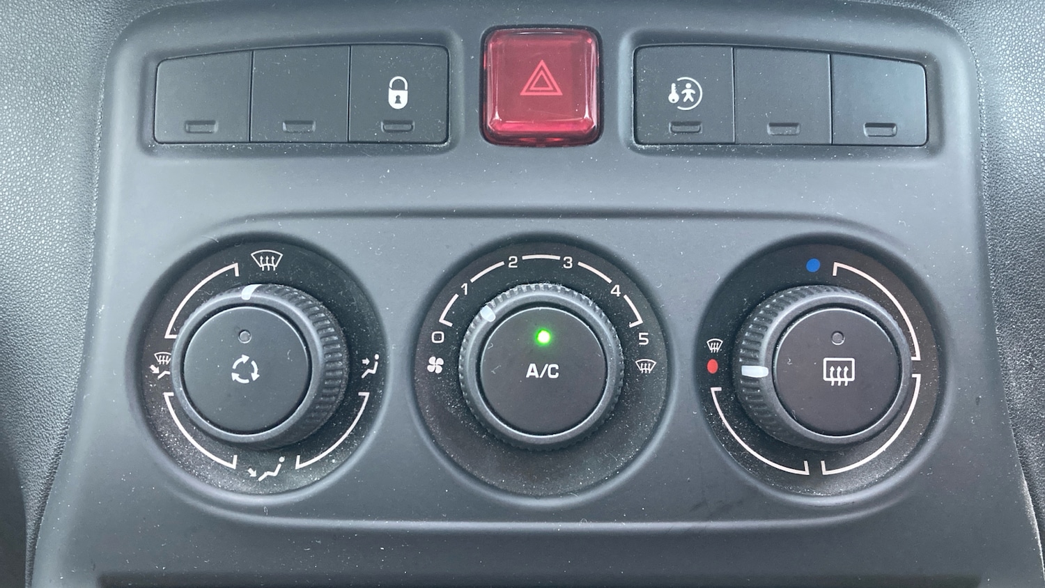 Used Citroen C3 Picasso 2015 for sale - 76835329: Photo 26