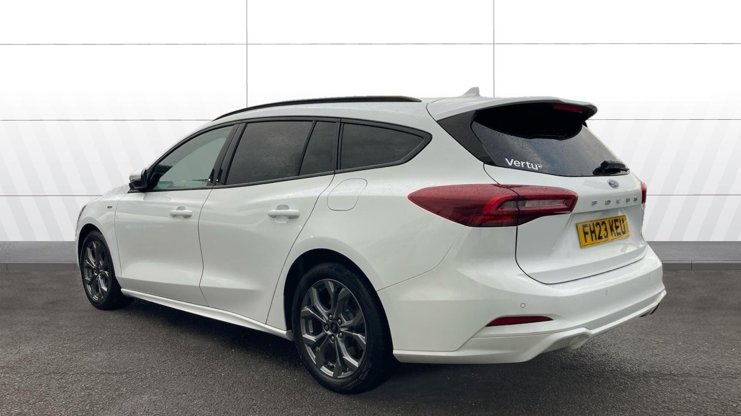 Used Ford Focus 2023 for sale - 76477132: Photo 2