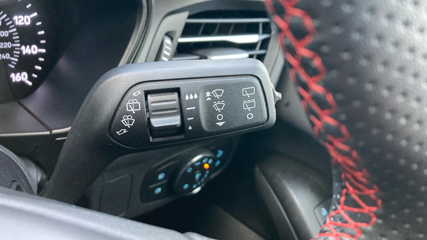 Used Ford Focus 2023 for sale - 76477132: Photo 31