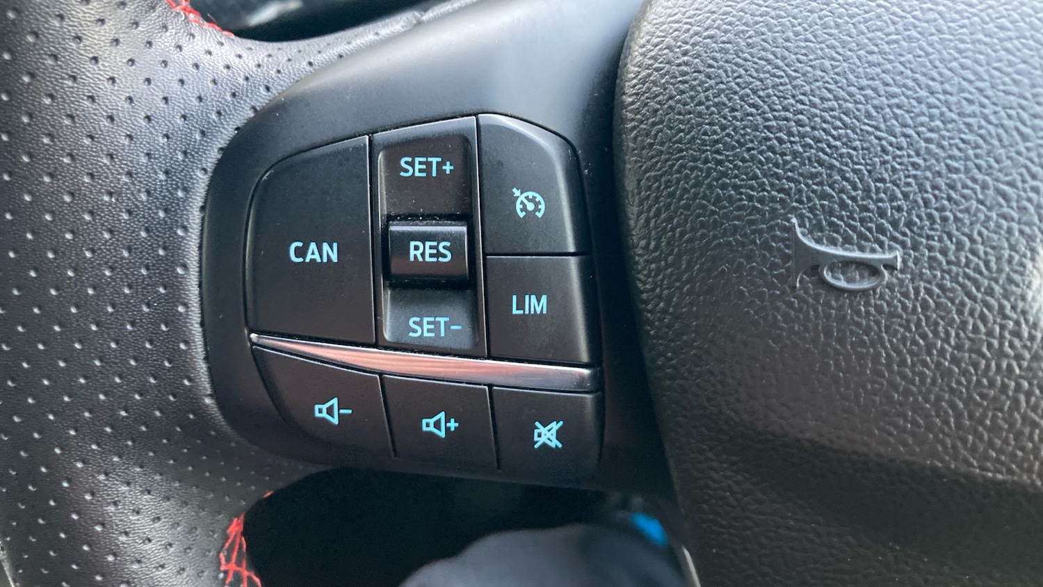 Used Ford Focus 2023 for sale - 76477132: Photo 32