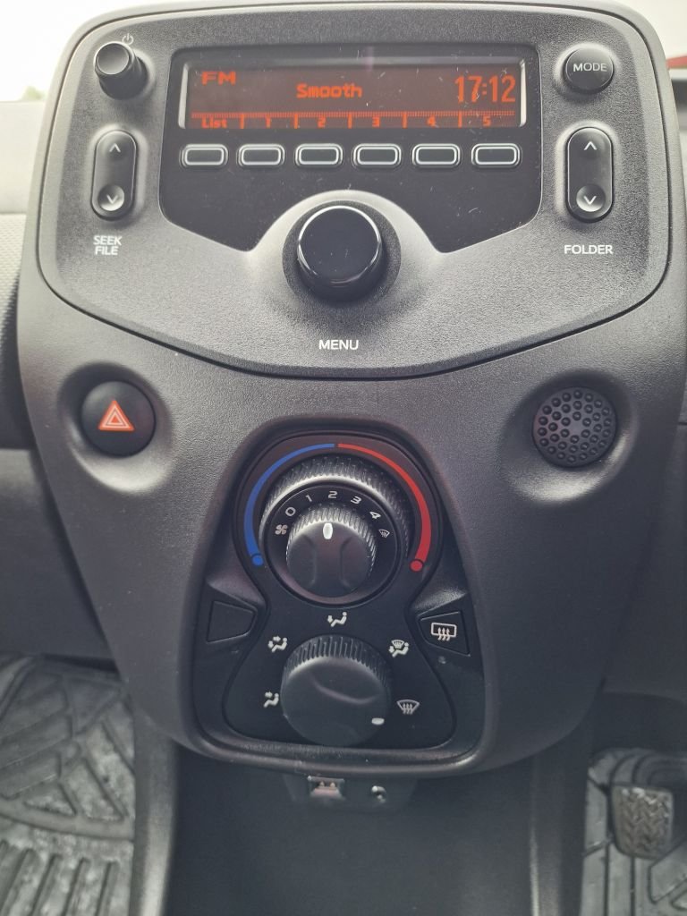 Used Toyota AYGO 2015 for sale - 76546499: Photo 10