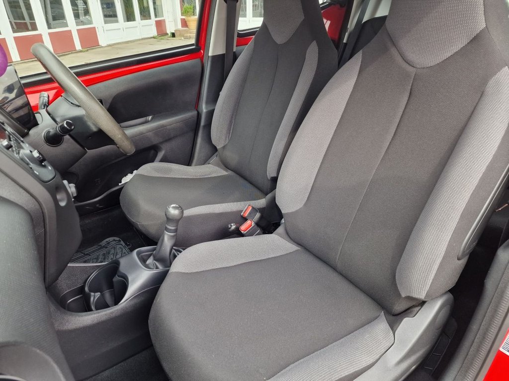 Used Toyota AYGO 2015 for sale - 76546499: Photo 21