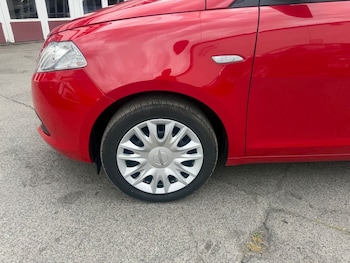 Used Chrysler Ypsilon 2012 for sale - 79300677: Photo