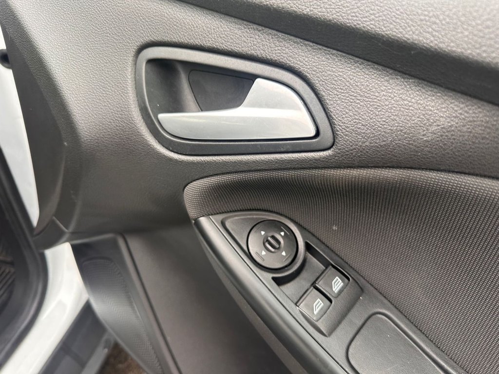 Used Ford Focus 2013 for sale - 76910438: Photo 12