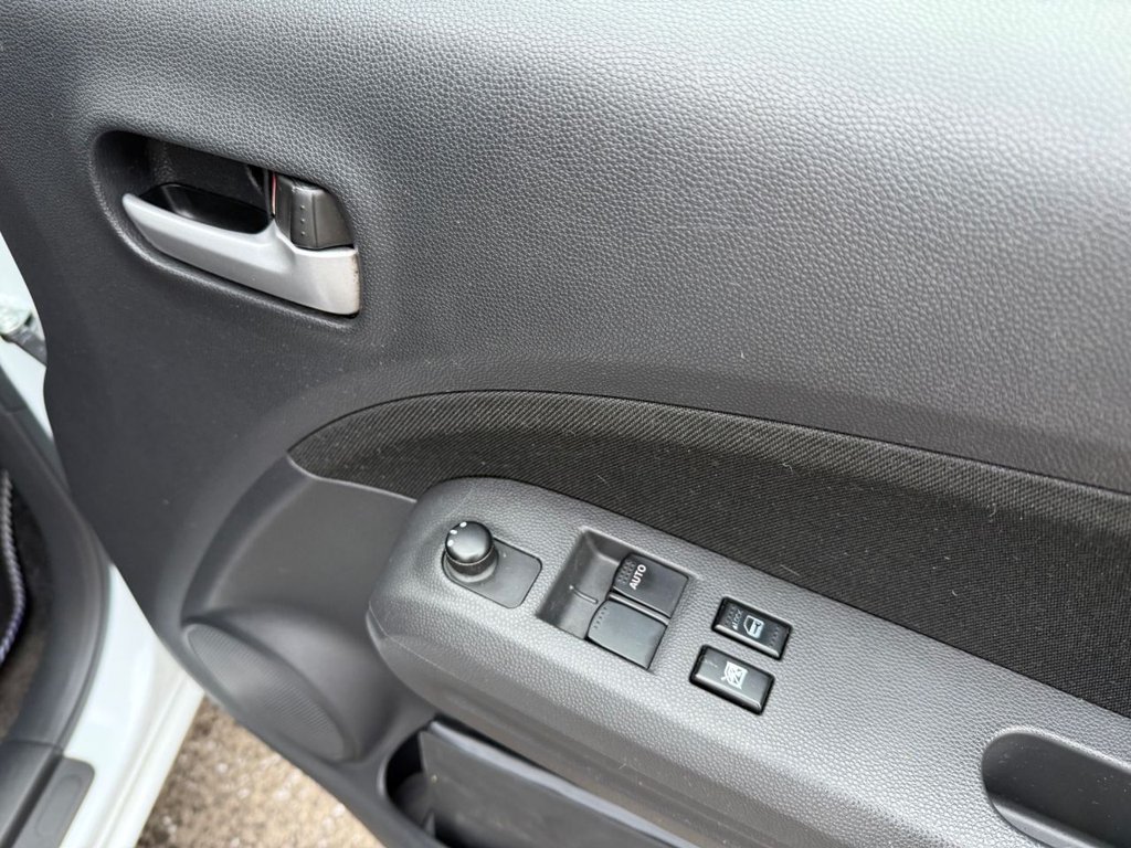 Used Suzuki Splash 2014 for sale - 76642588: Photo 8