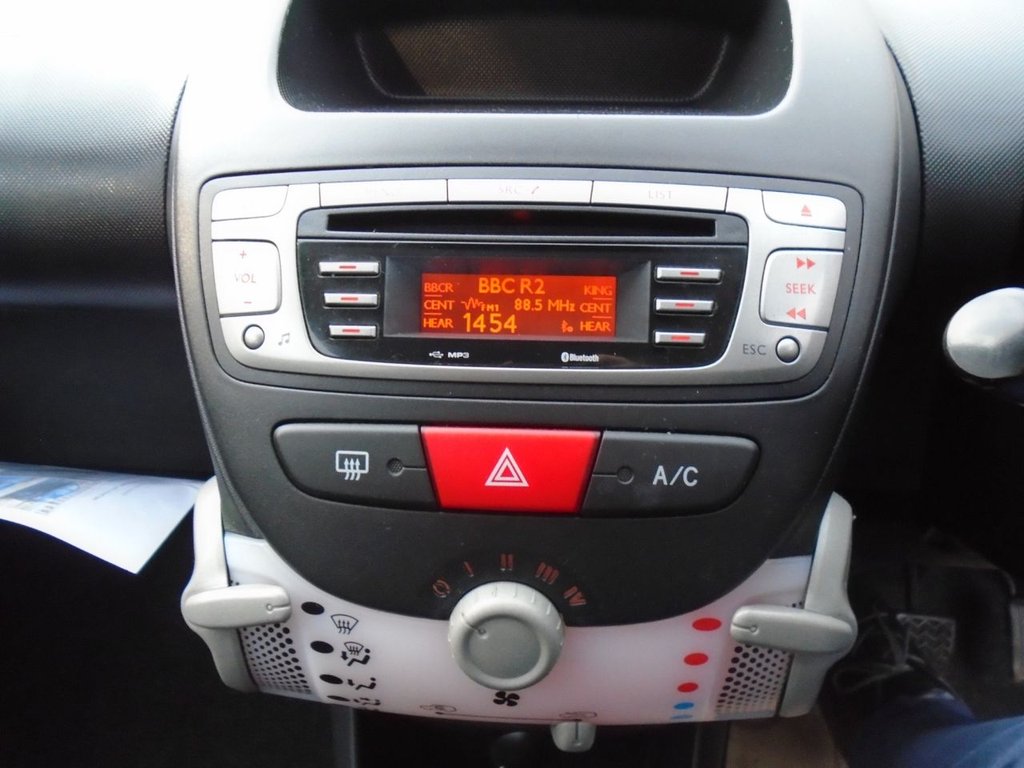 Used Toyota AYGO 2012 for sale - 76941539: Photo 6