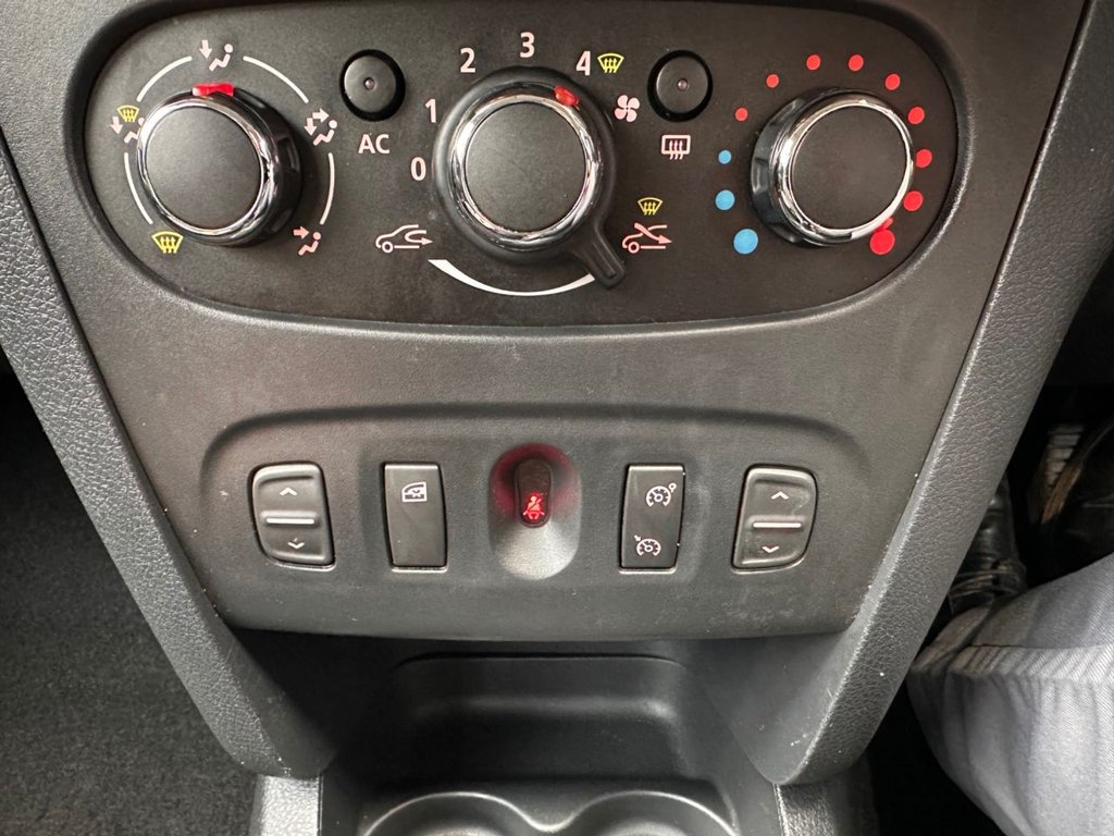 Used Dacia Sandero Stepway 2013 for sale - 77227501: Photo 17