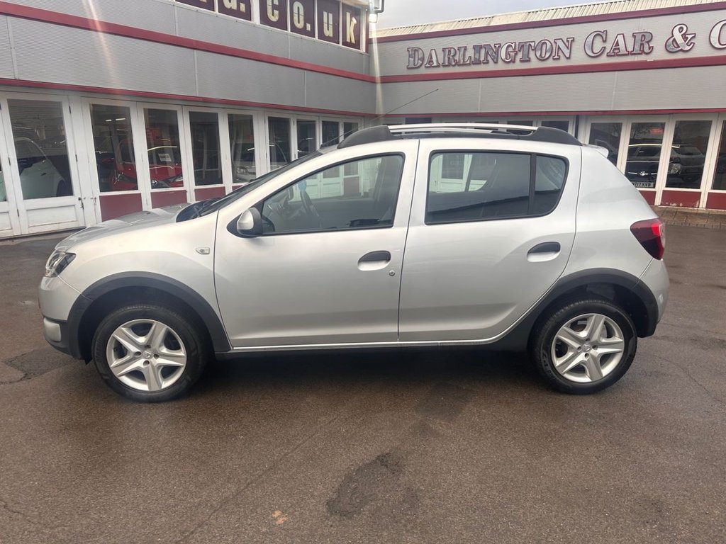 Used Dacia Sandero Stepway 2013 for sale - 77227501: Photo 2