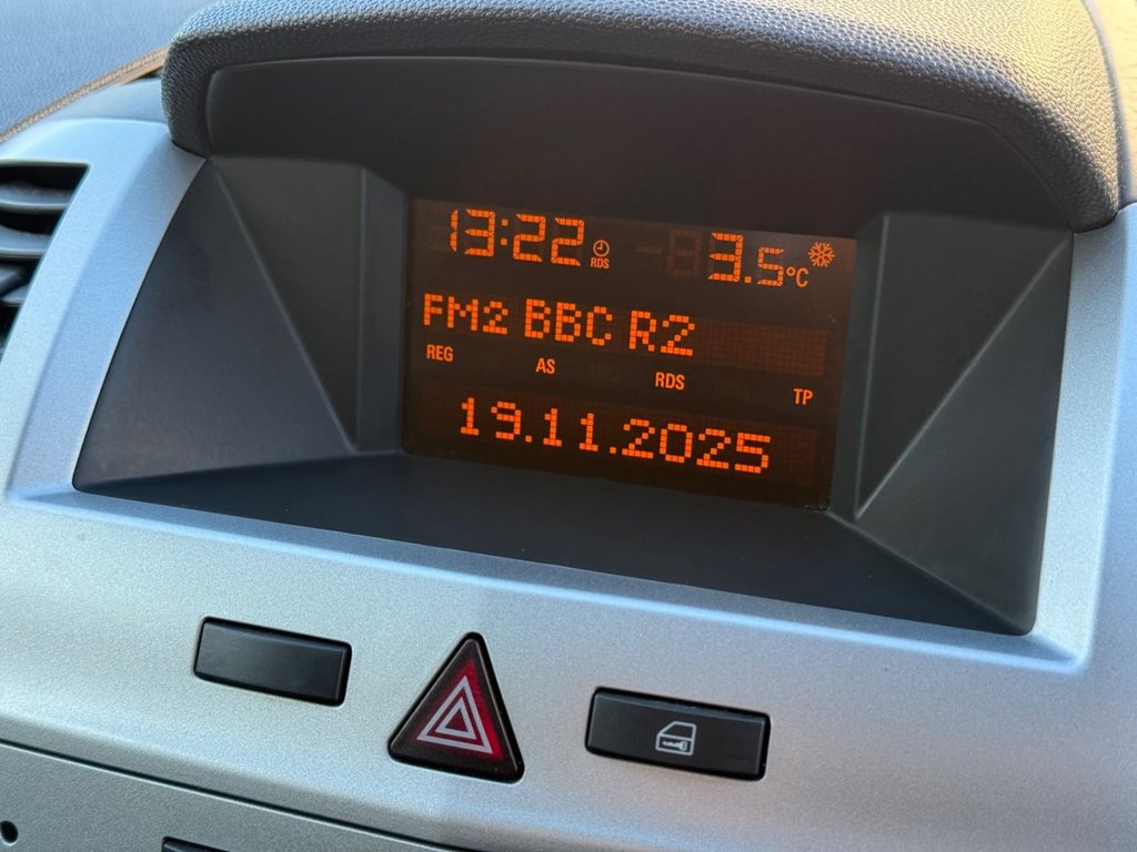 Used Vauxhall Zafira 2010 for sale - 76632483: Photo 17