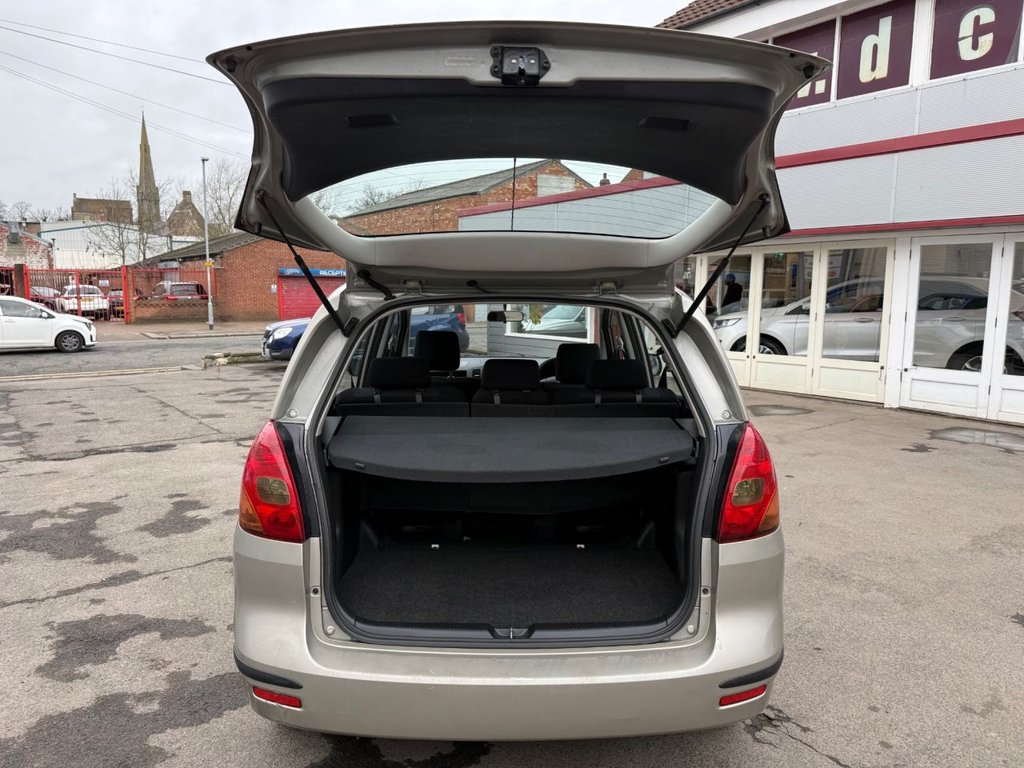 Used Toyota Corolla Verso 2002 for sale - 77708902: Photo 16