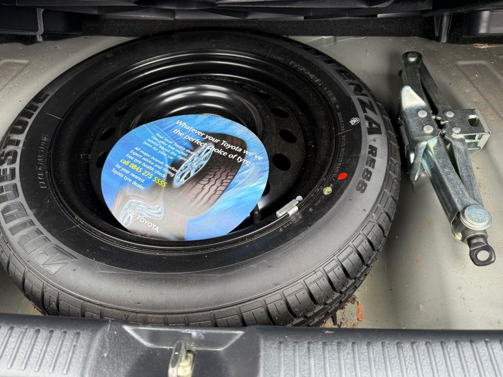 Used Toyota Corolla Verso 2002 for sale - 77708902: Photo 17