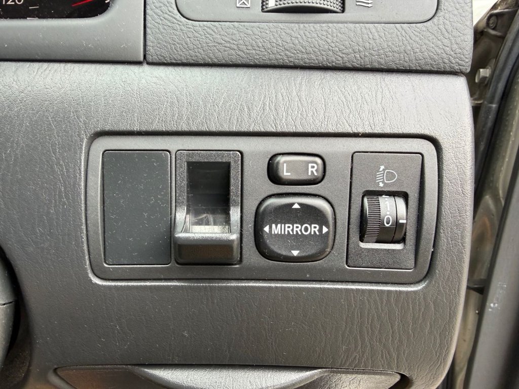 Used Toyota Corolla Verso 2002 for sale - 77708902: Photo 9