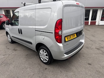 Used Vauxhall Combo 2018 for sale - 75653830: Photo