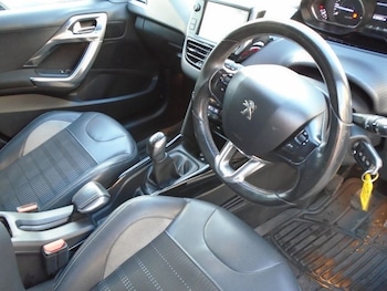 Used Peugeot 2008 2015 for sale - 79394378: Photo
