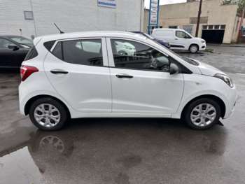 Used Hyundai i10 2015 for sale - 74893591: Photo