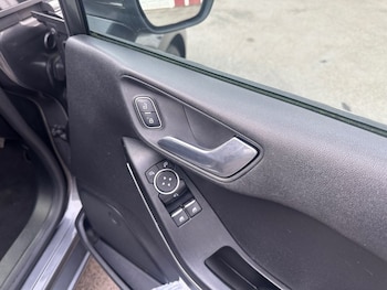 Used Ford Fiesta 2017 for sale - 77967549: Photo