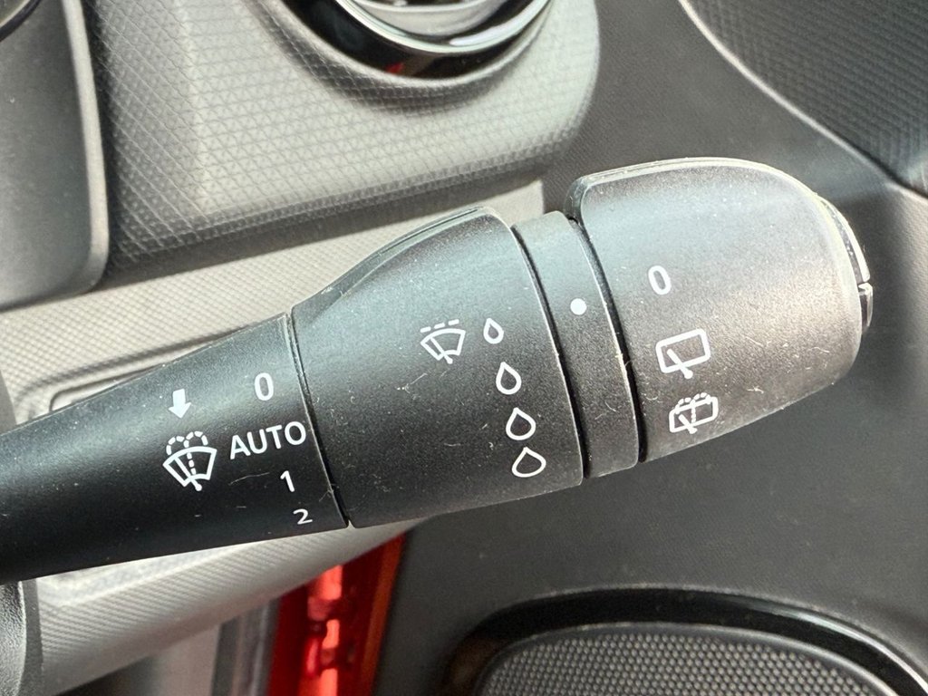 Used Renault Clio 2015 for sale - 76417685: Photo 12