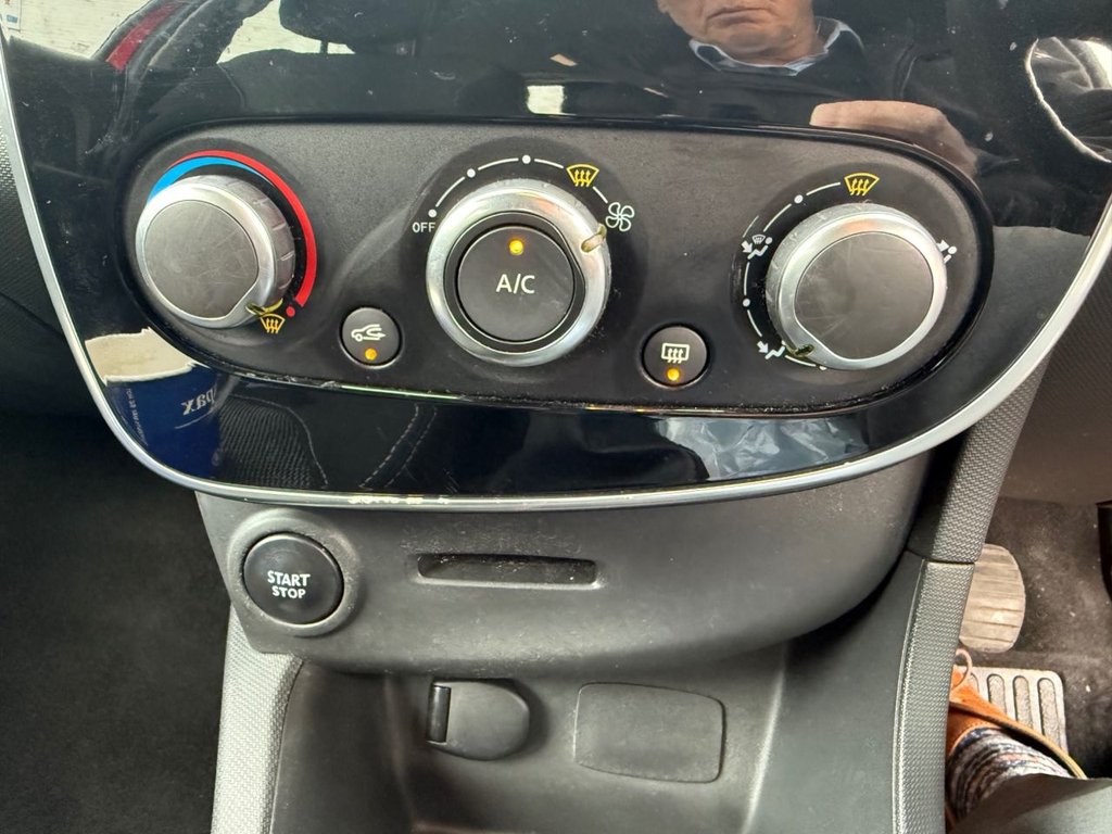 Used Renault Clio 2015 for sale - 76417685: Photo 13