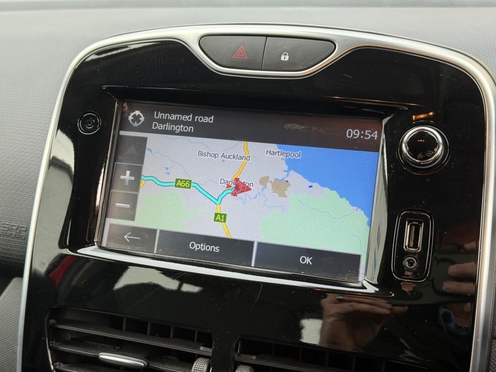 Used Renault Clio 2015 for sale - 76417685: Photo 15