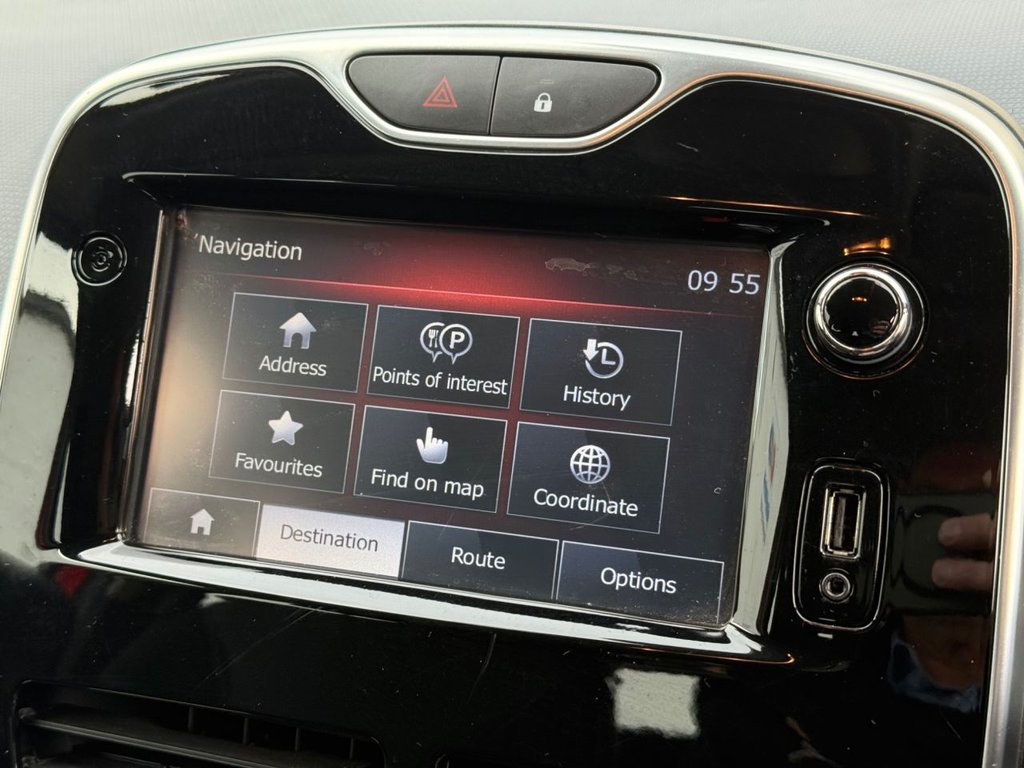 Used Renault Clio 2015 for sale - 76417685: Photo 17