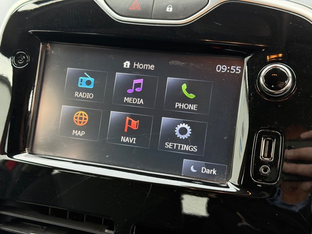 Used Renault Clio 2015 for sale - 76417685: Photo 18