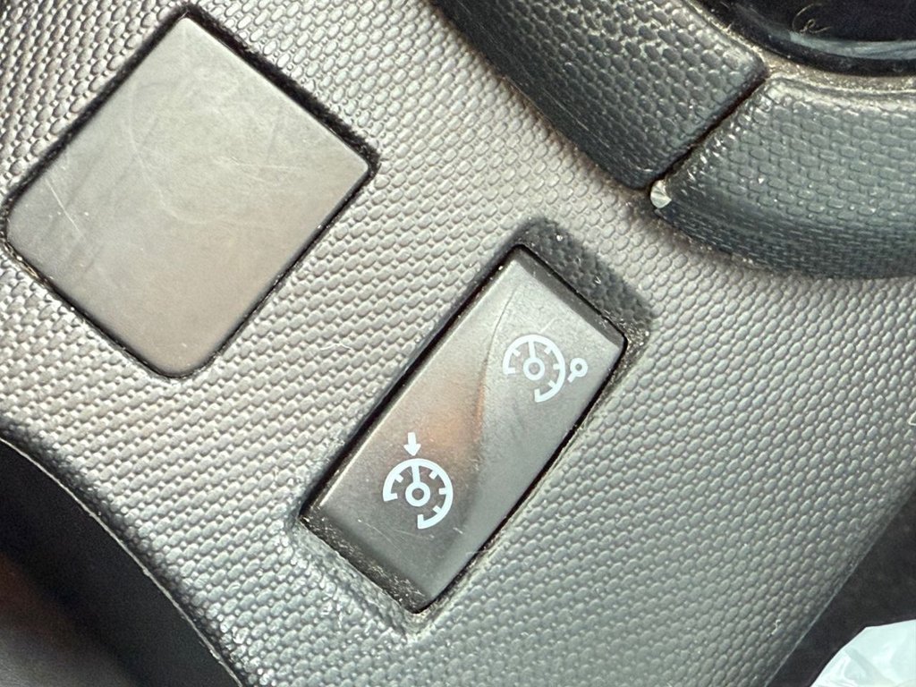 Used Renault Clio 2015 for sale - 76417685: Photo 20