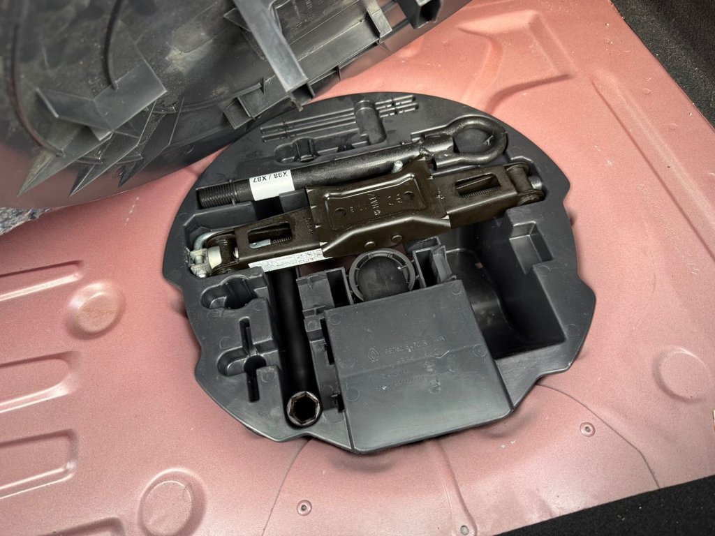 Used Renault Clio 2015 for sale - 76417685: Photo 27