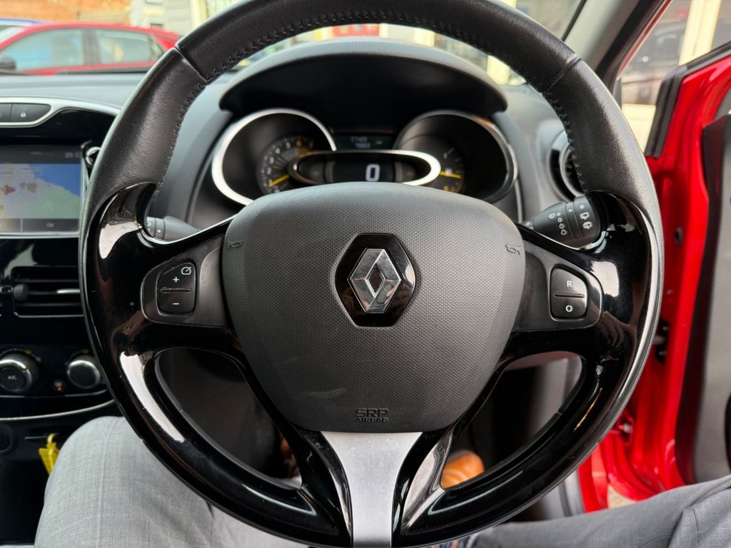 Used Renault Clio 2015 for sale - 76417685: Photo 9