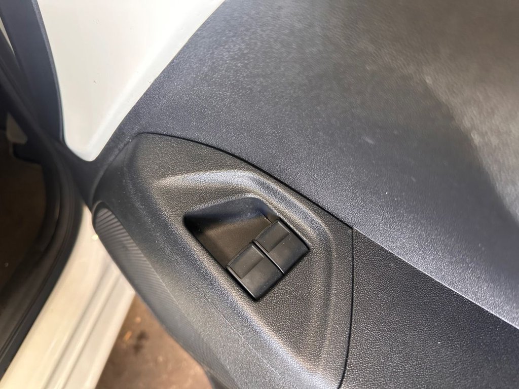 Used Toyota AYGO 2017 for sale - 76784142: Photo 6