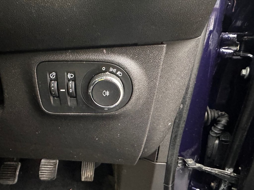 Used Vauxhall ADAM 2017 for sale - 76923661: Photo 14