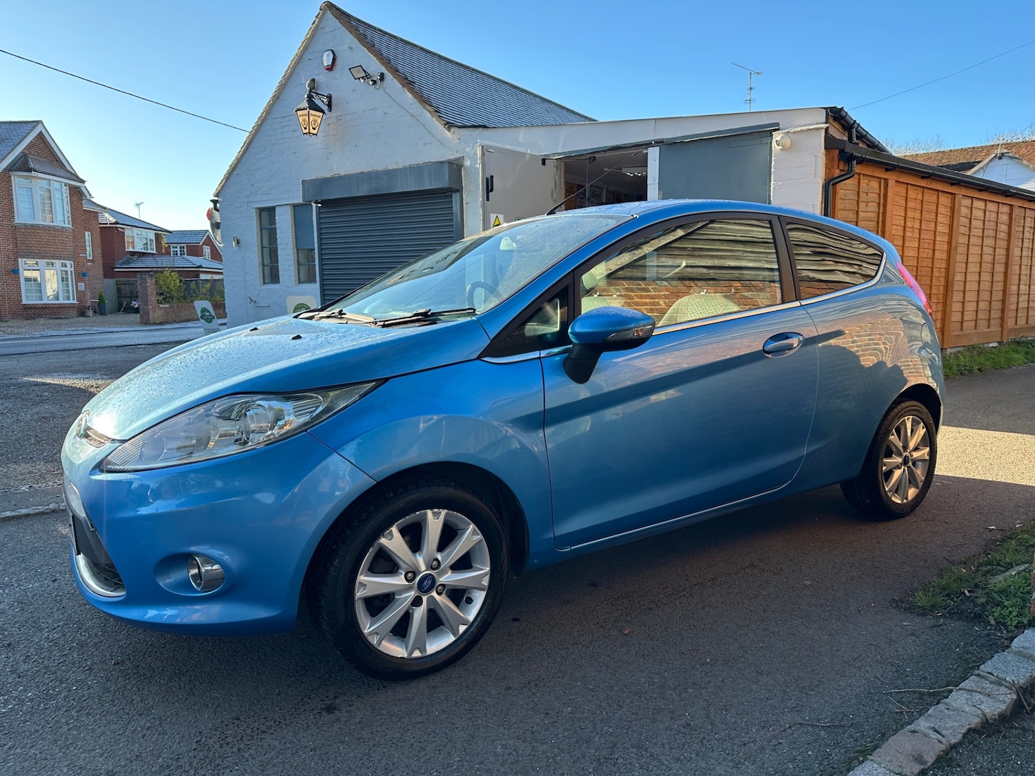 Used Ford Fiesta 2011 for sale - 77118854: Photo 2