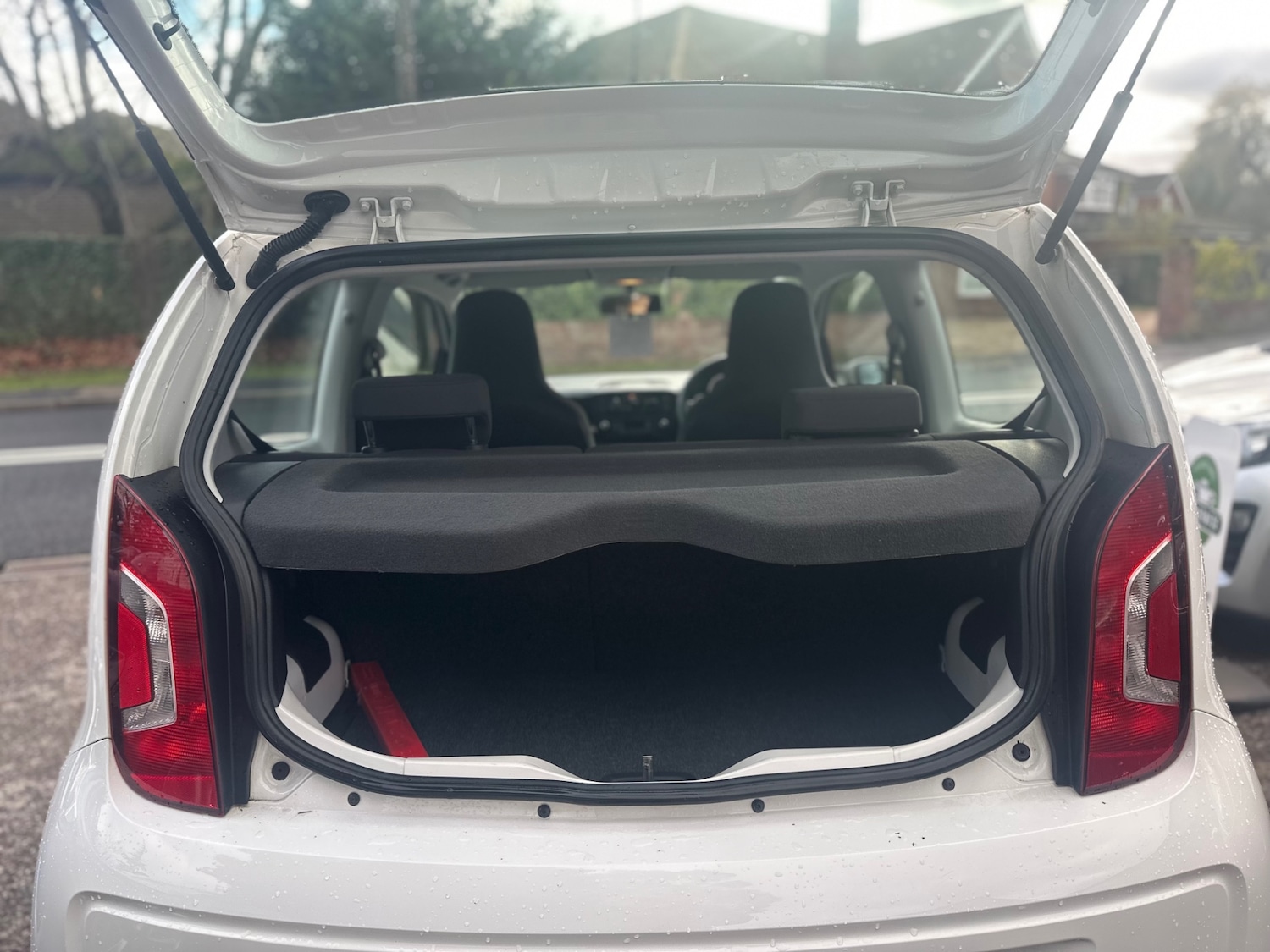 Used Volkswagen up! 2014 for sale - 76626524: Photo 13