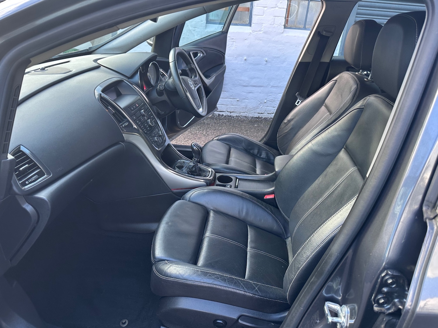 Used Vauxhall Astra 2010 for sale - 77492916: Photo 14