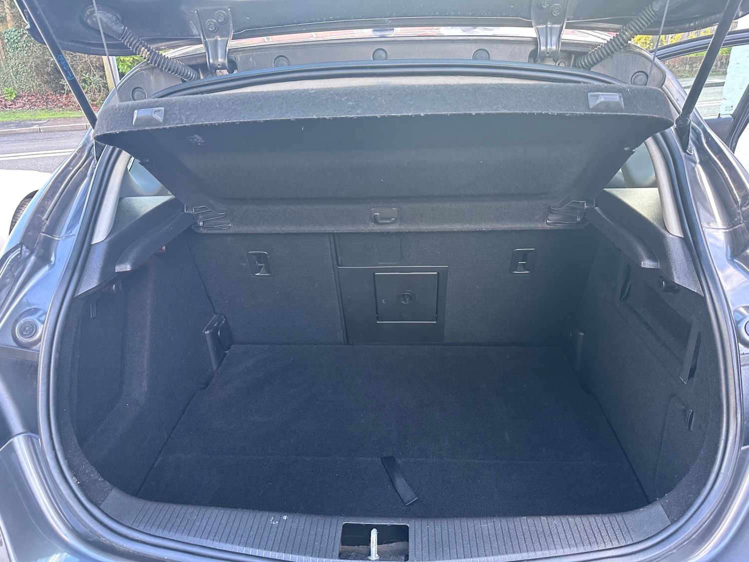 Used Vauxhall Astra 2010 for sale - 77492916: Photo 15