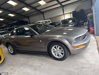 Used Ford Mustang 2004 for sale - 77356793: Photo