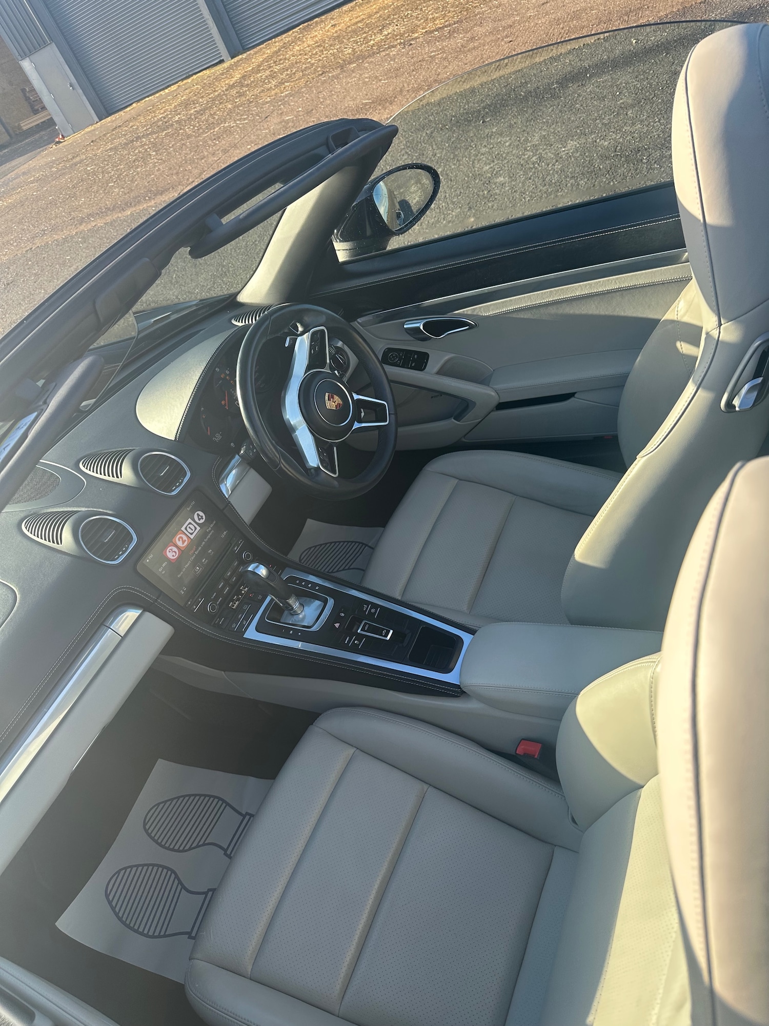 Used Porsche Boxster 2018 for sale - 76780408: Photo 14