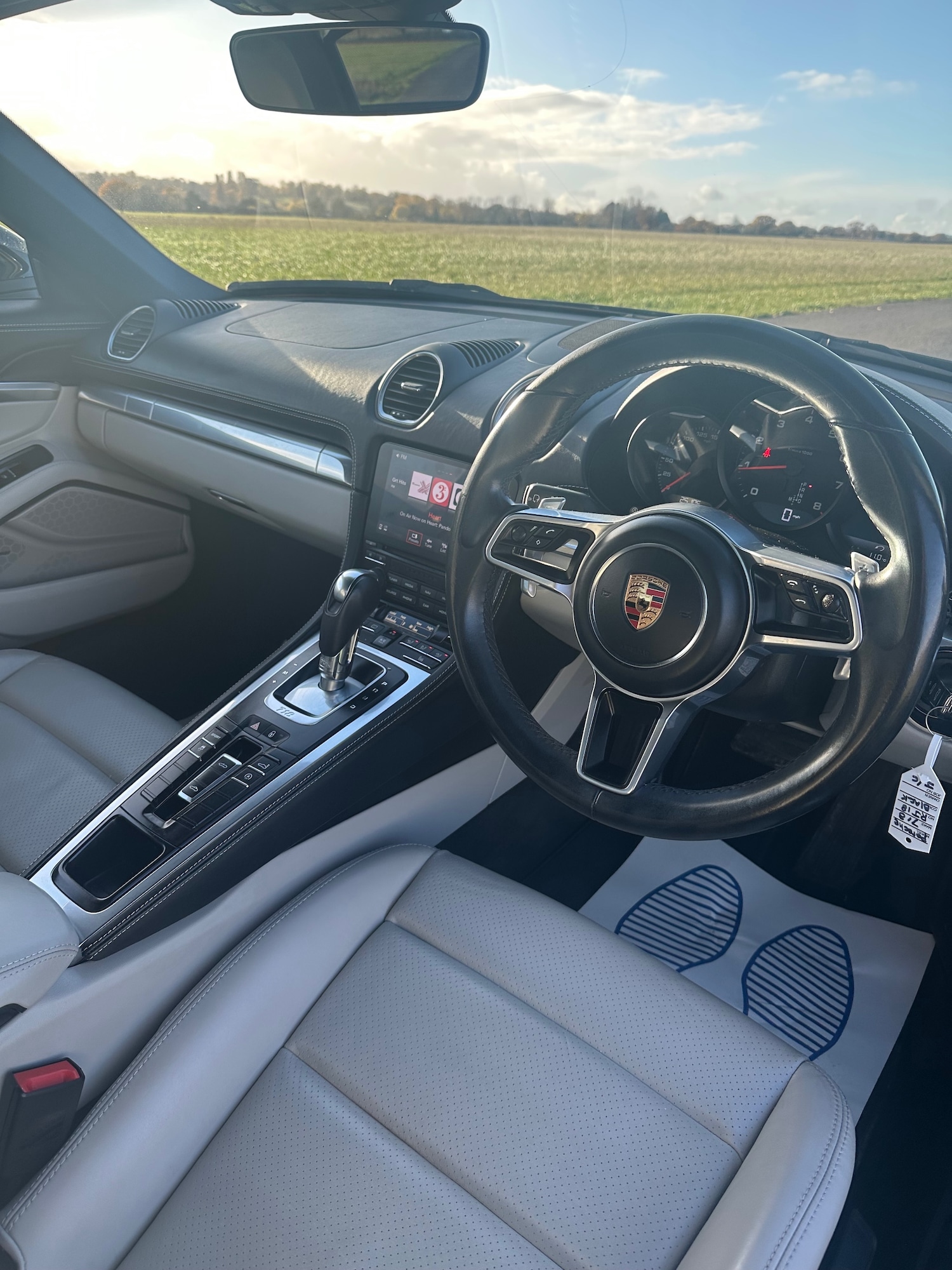 Used Porsche Boxster 2018 for sale - 76780408: Photo 4