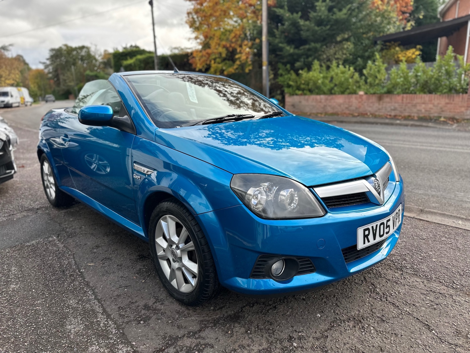 Used Vauxhall Tigra 2005 for sale - 76329656: Photo 2